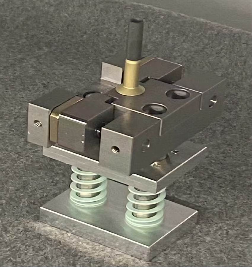 航空螺栓夹紧工装